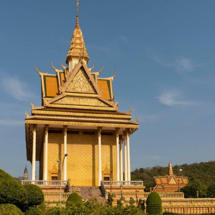 BATTAMBANG – KAMPONG LUONG – UDONG - TRANSFER TO PHNOM PENH
