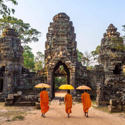 HO CHI MINH - FLY TO SIEM REAP