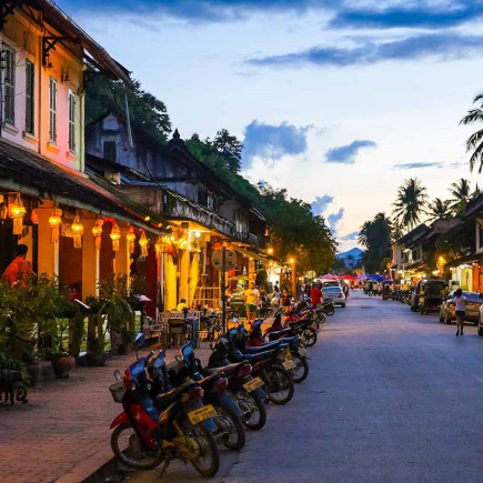 VANG VIENG - LUANG PRABANG