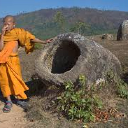 PHONSAVAN / PLAIN OF JARS