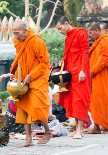 5 DAYS LAOS - CAVES & MYSTERIES