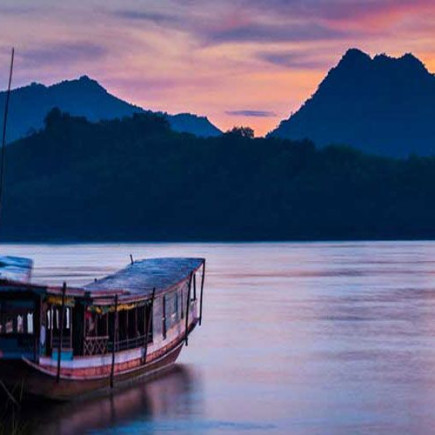 NONG KHIAW – BY BOAT TO MUANG KHUA – OUDOMXAY