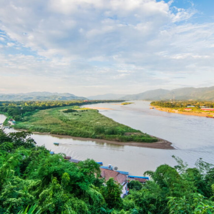 GOLDEN TRIANGLE CHIANGSAN + WAT PRATHAT PUKHAO AKA AND YAO HILL TRIBE VILLAGE + MAE KACHAN HOT SPRING + WHITE TEMPLE