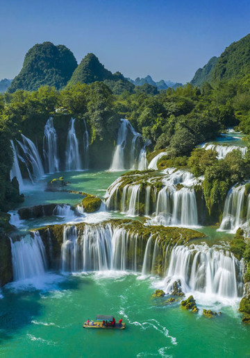 Group tour Vietnam 4 days 3 Nights - Cao Bang Trip By Motorbike