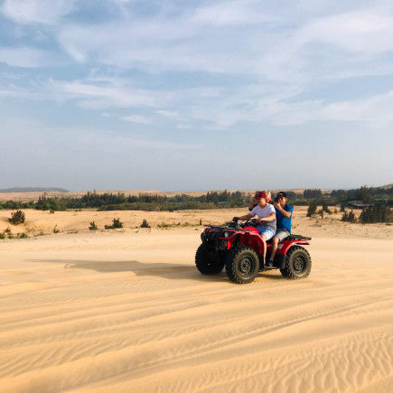 MUI NE SAND DUNES TOUR BY JEEP