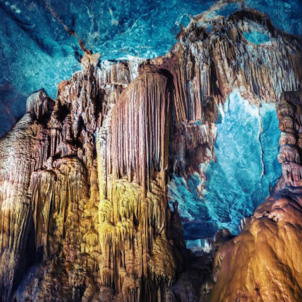 HUE - PHONG NHA CAVE - TRAIN TO HA NOI