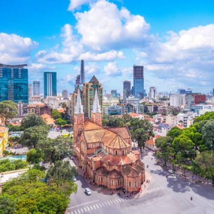 HO CHI MINH CITY & CU CHI TUNNELS 