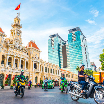 HO CHI MINH CITY – HISTORIC HIGHLIGHTS & CU CHI TUNNELS
