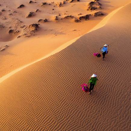 MUI NE SAND DUNES JEEP TOUR