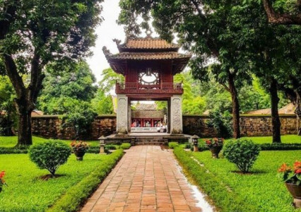 Vietnam Luxury Multi-Day Adventure and Culture Trip for Immersive Discovery