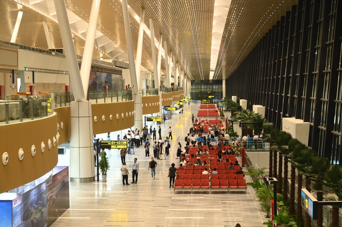 update-tan-son-nhat-airport.jpg (282 KB)