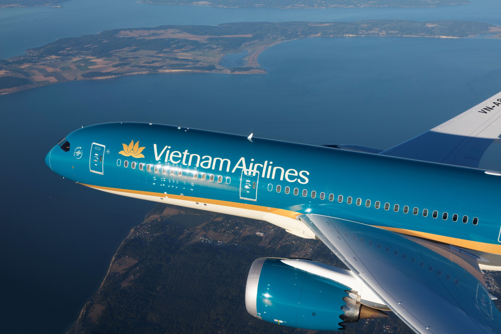 vietnam-flight.jpg (605 KB)