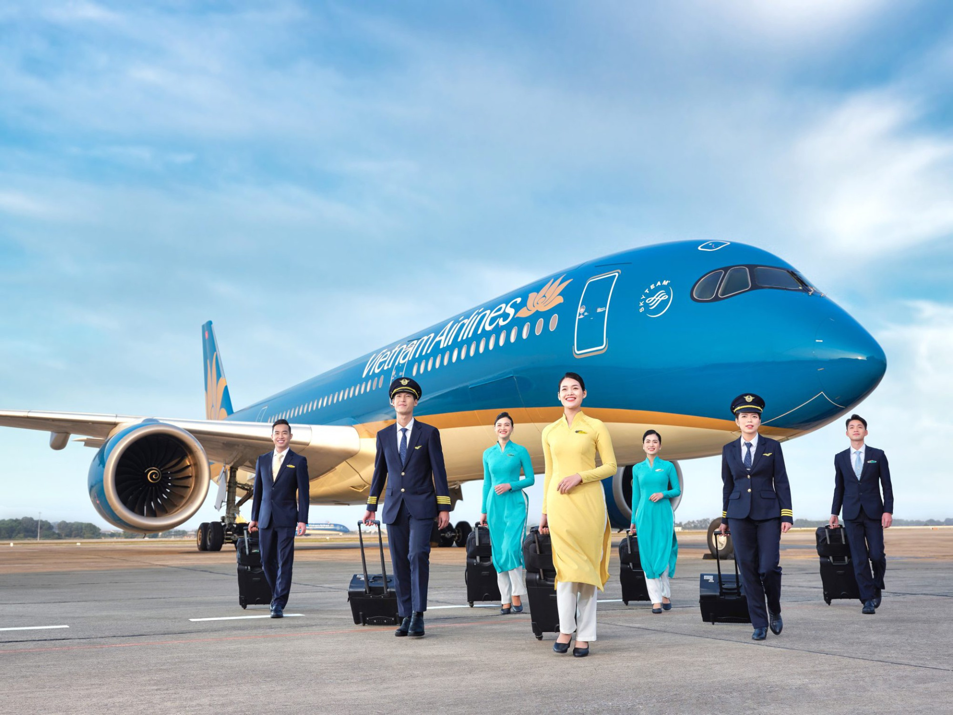 ac-hang-hang-khong-dung-gio-nhat-khu-vuc-chau-a--thai-binh-duong-vietnam-airlines-khong-chi-khang-dinh-chat-luong-dich-vu-vuot-troi-ma-con-vun-17363078628851343668078.jpg (695 KB)