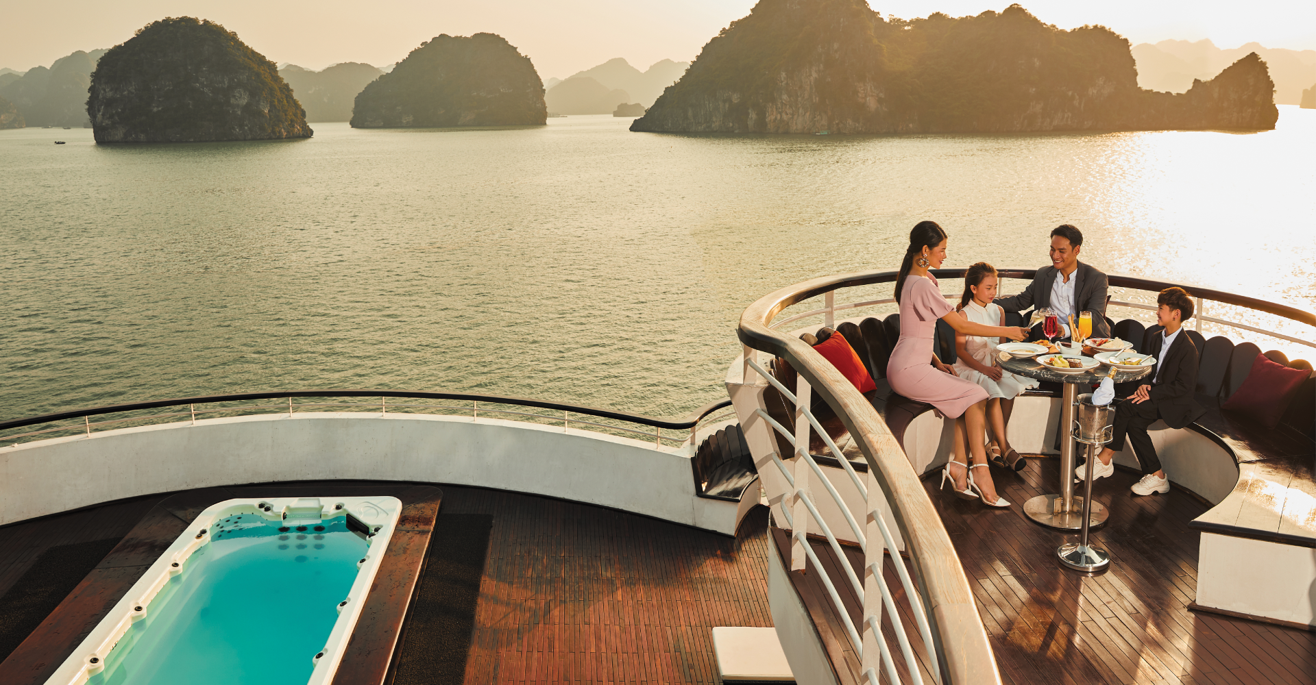 halongbay.png (3.31 MB)