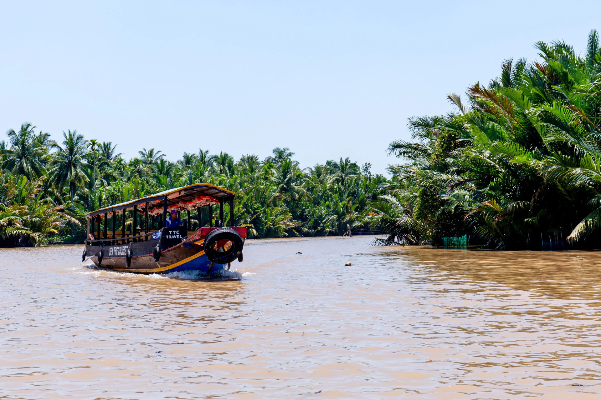 20190924_ben_tre_river_tourist_boat-6_x.jpg (1.02 MB)