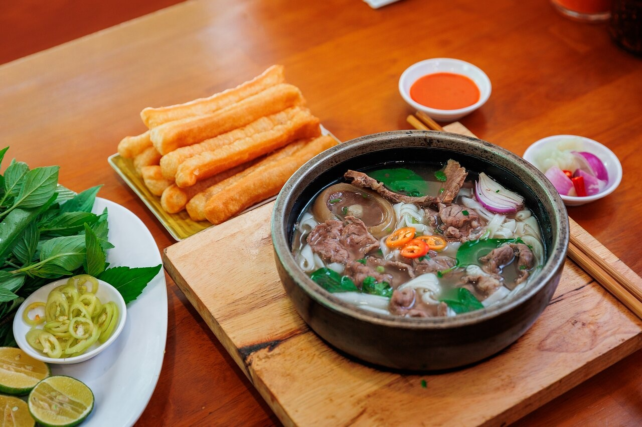 beyond-pho-discovering-the-most-authentic-local-bites-across-vietnam-1.png (2.23 MB)