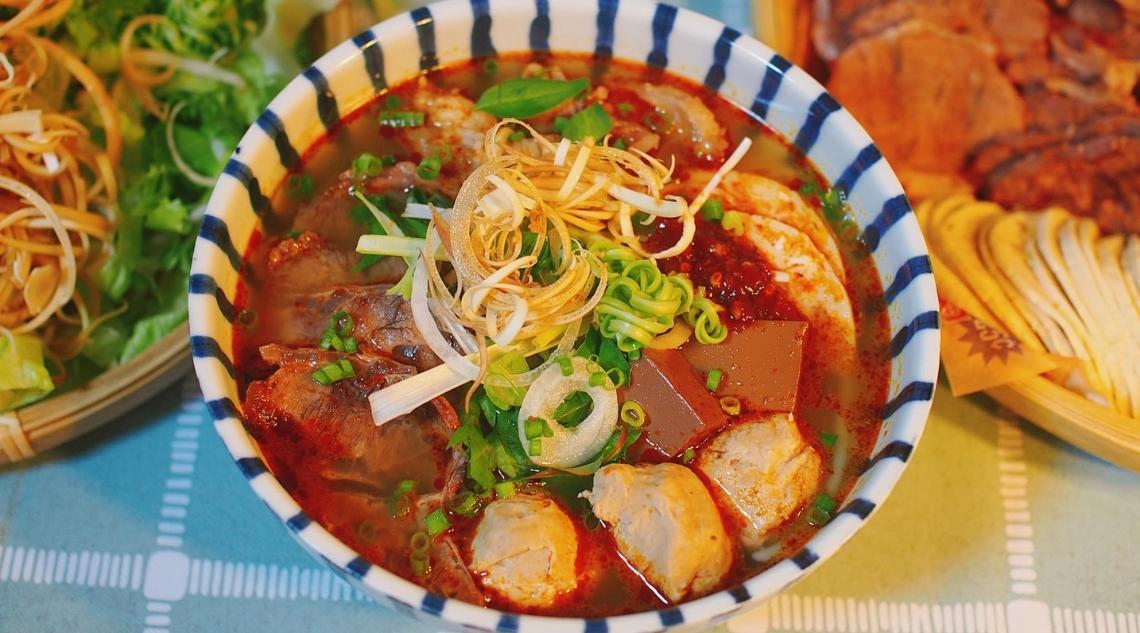 beyond-pho-discovering-the-most-authentic-local-bites-across-vietnam-7.png (1.47 MB)