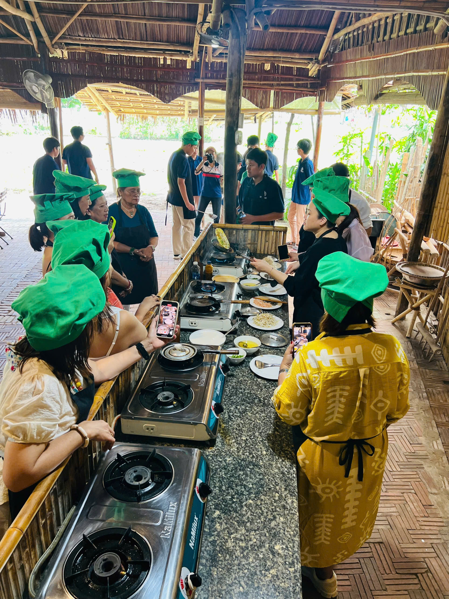building-meaningful-memories-with-vietnam-family-private-tours3.jpg (1.39 MB)
