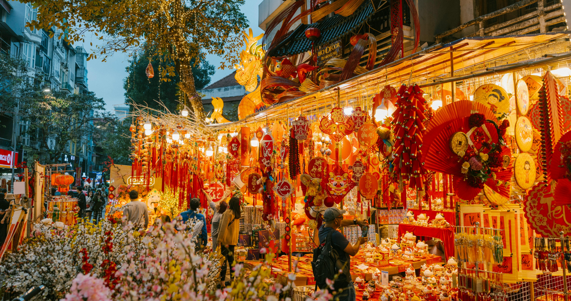 discover-the-authentic-beauty-of-vietnam-lunar-new-year-with-glamour-adventures3.png (4.28 MB)
