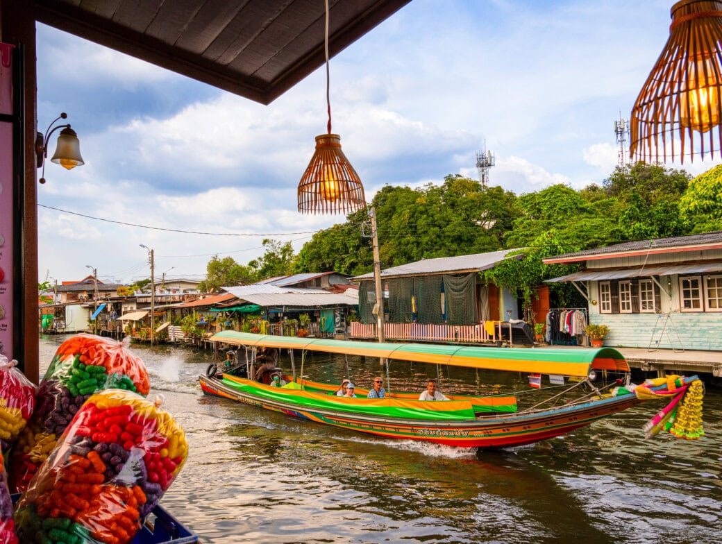 enjoy-authentic-experiences-and-the-best-things-to-do-in-bangkok6.jpg (184 KB)