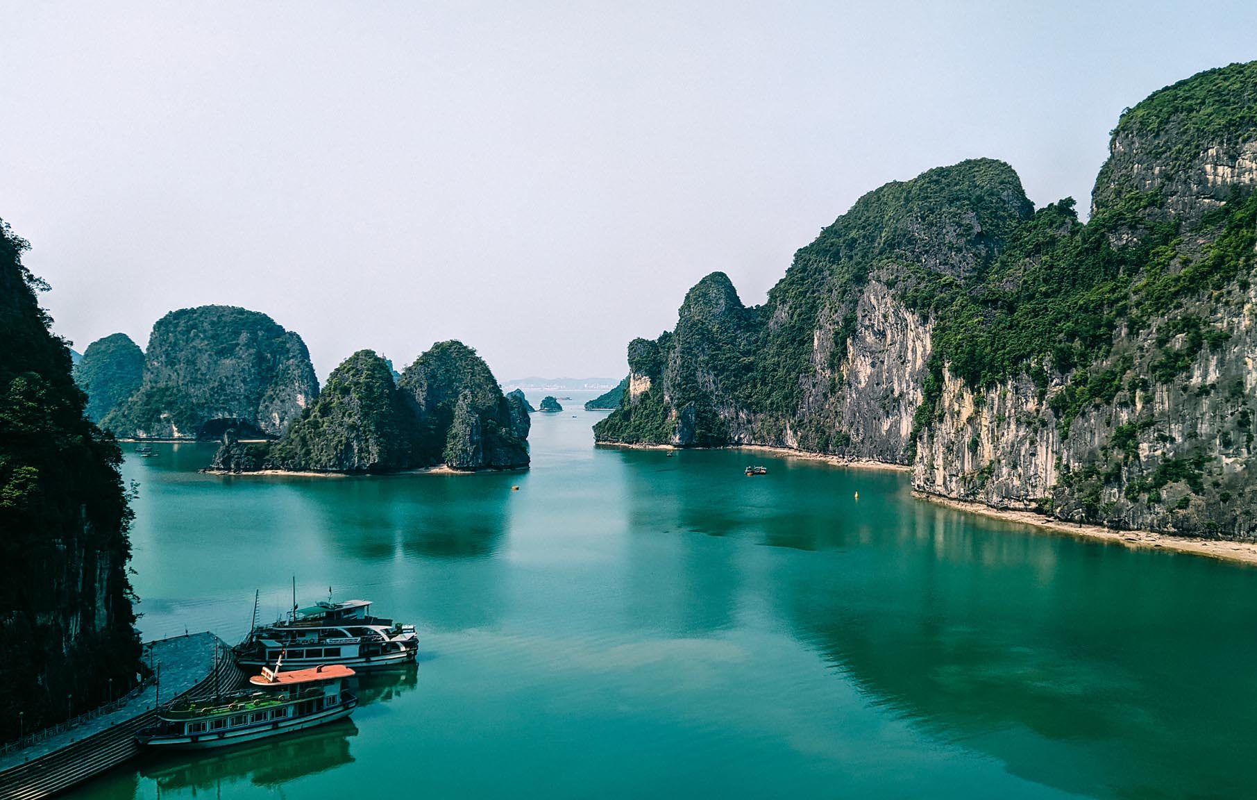 halong-bay-luxury-cruise-with-a-private-refined-touch-experience3.png (2.37 MB)