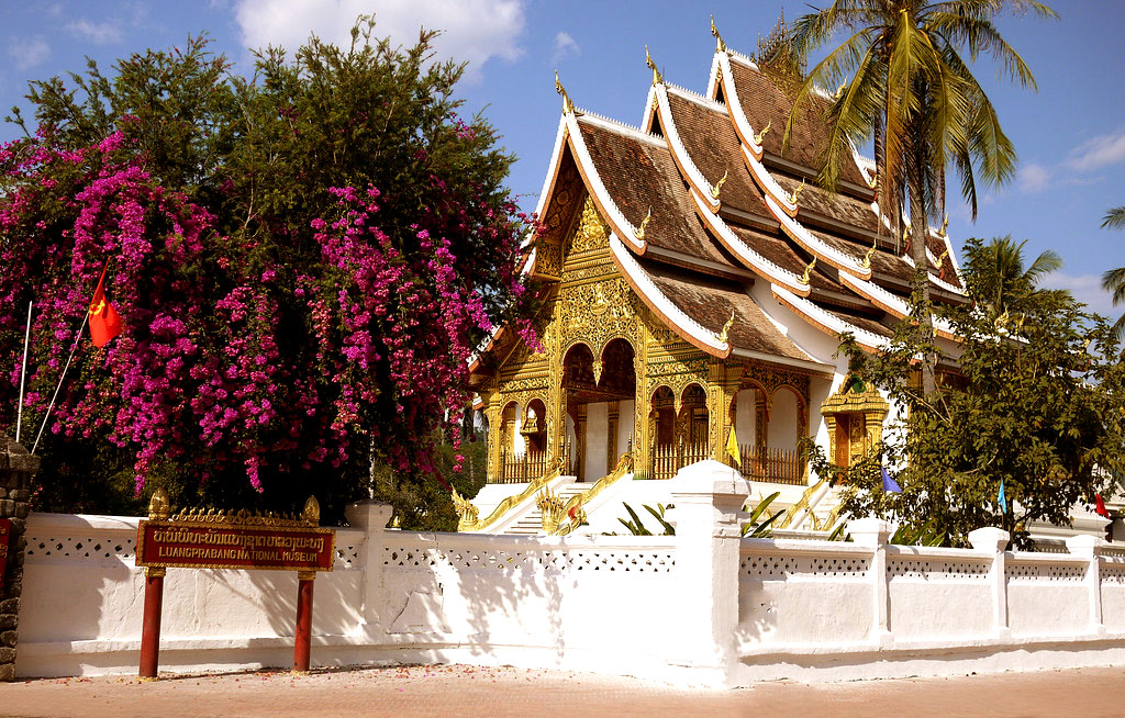 luang-pra22.jpg (315 KB)